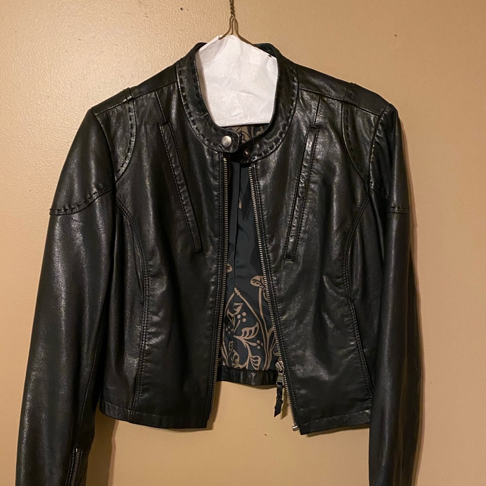Leather Jackson used like new. Size large